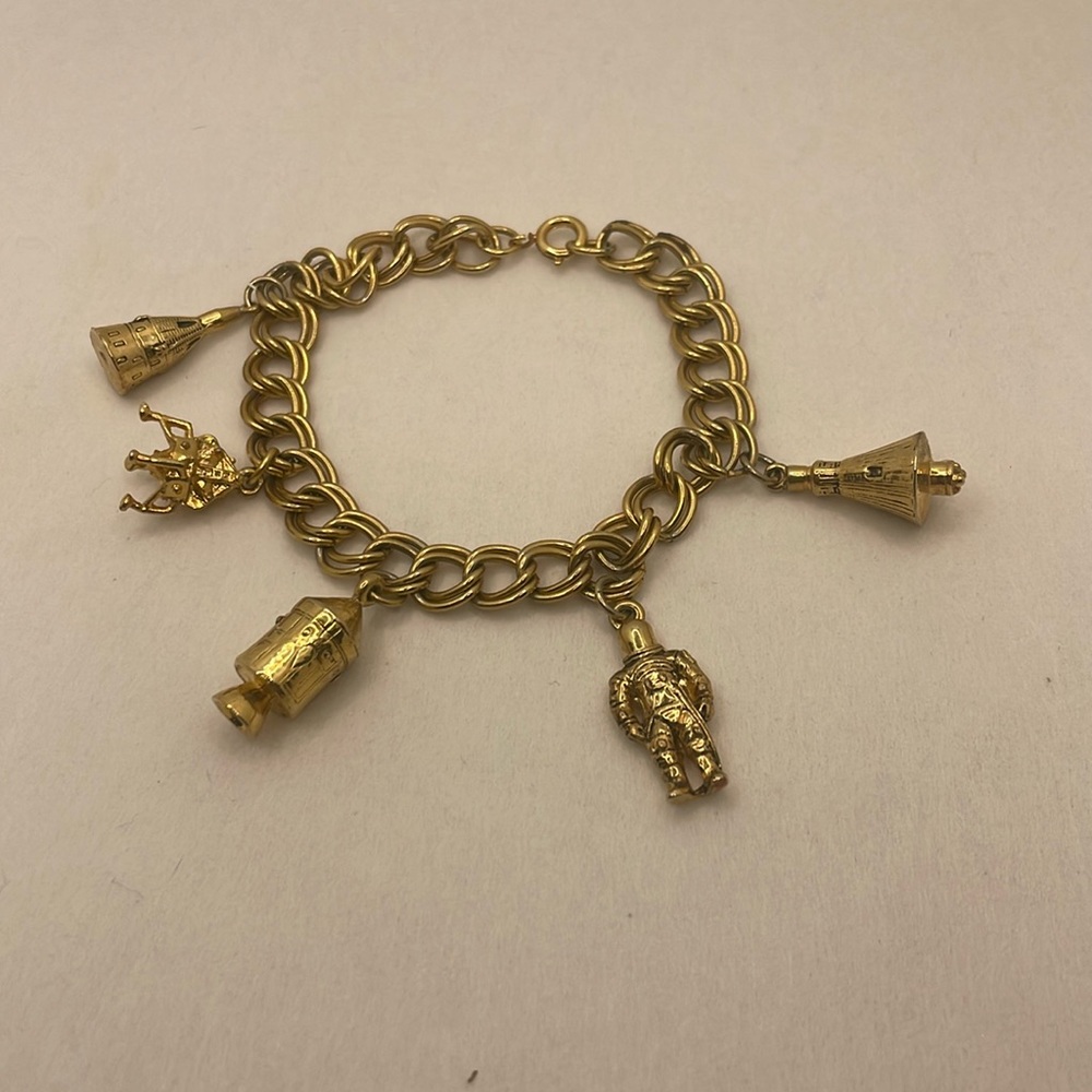 Costume gold tone space bracelet 7 inches see photos